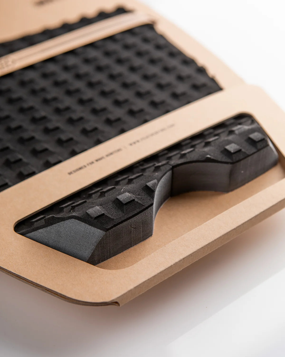 FEATHER FINS TRACTION PAD 2 PIECES BLACK