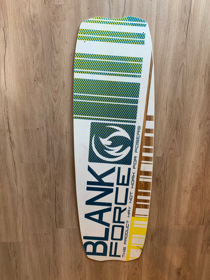 BLANKFORCE LOGIC (2017/2018) 140cm incl. Pads, Fins and Handle