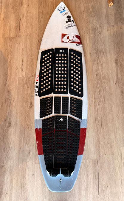 Airush Active Compact Carbon 2015 5´9"x 19 1/2"x 2 1/2" Second Hand